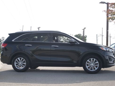 Used 2018 Kia Sorento AWD image 6