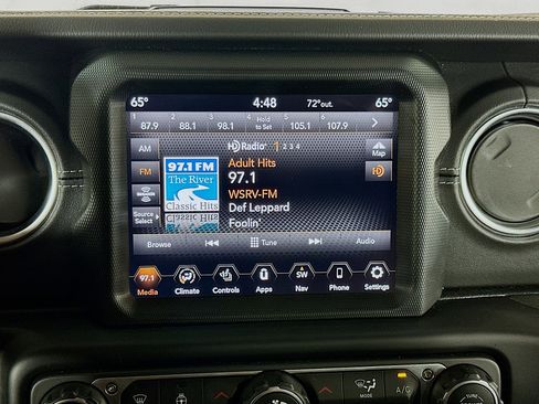 Used 2023 Jeep Wrangler Unlimited Sahara w/ Cold Weather Group AWD/4WD image 19