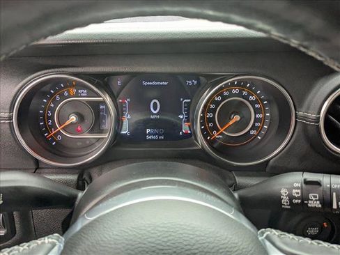Used 2019 Jeep Wrangler Unlimited Sahara AWD/4WD image 13