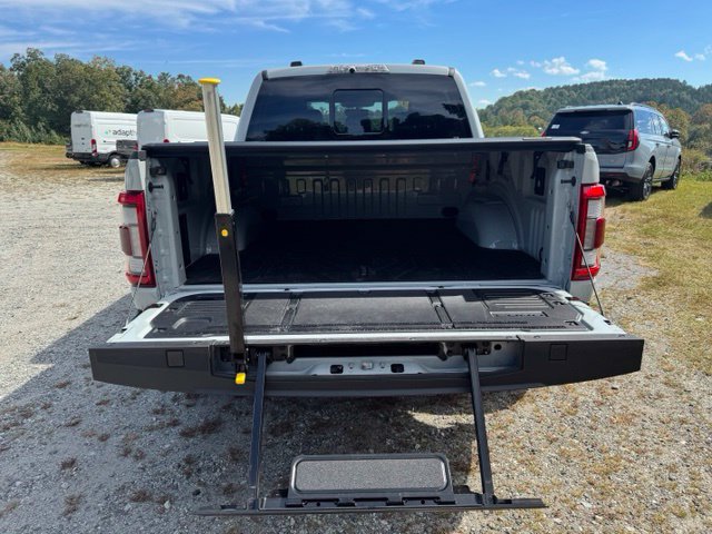 Used 2023 Ford F150 Raptor AWD/4WD image 7