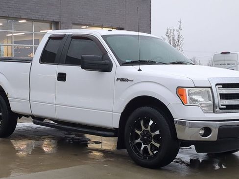 Used 2014 Ford F150 XLT w/ Trailer Tow Package image 9