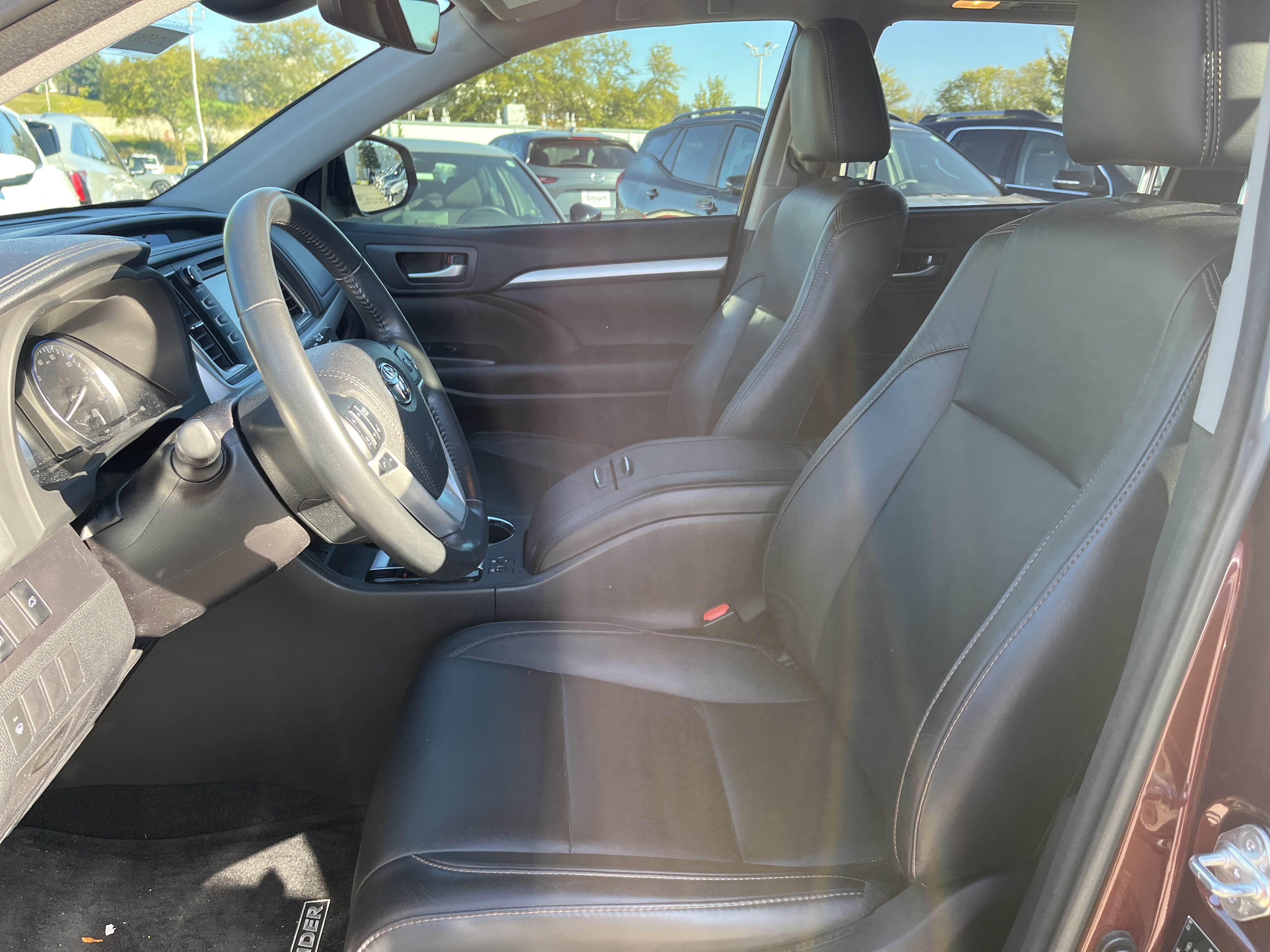 Used 2018 Toyota Highlander XLE FWD image 22