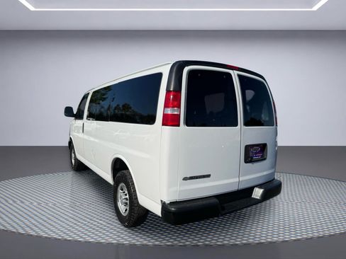 Used 2019 Chevrolet Express 2500 LS RWD image 4