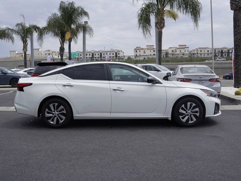 Used 2025 Nissan Altima 2.5 S FWD image 3