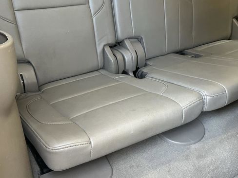 Used 2019 Chevrolet Suburban LT AWD/4WD image 29