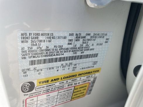 Used 2025 Ford Expedition Active RWD image 34