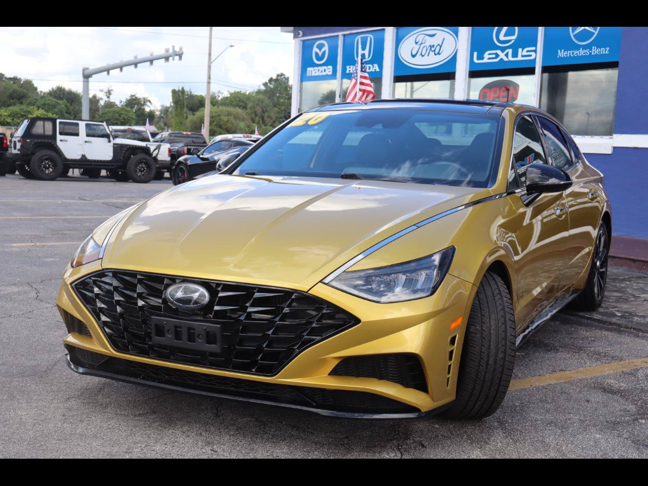Used 2020 Hyundai Sonata SEL Plus w/ Tech Package FWD image 2