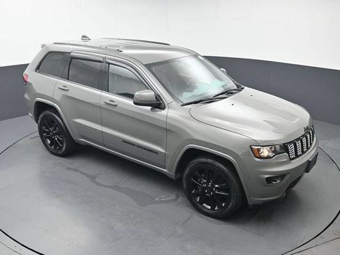 Used 2021 Jeep Grand Cherokee Laredo X AWD/4WD image 40