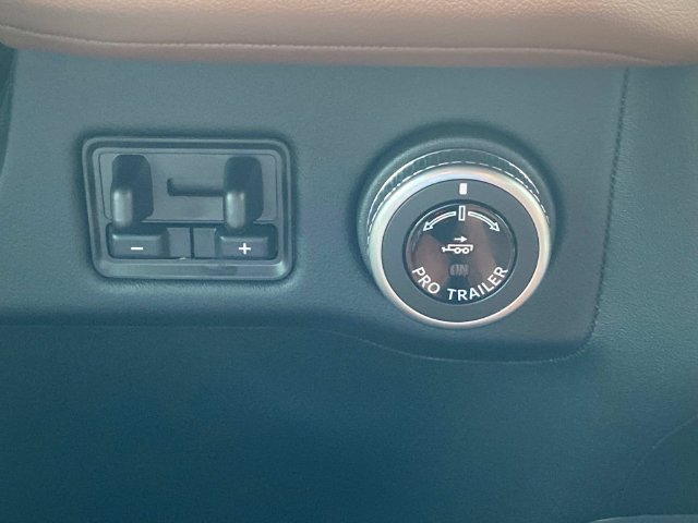 New 2027 Lincoln Navigator Reserve AWD/4WD image 25