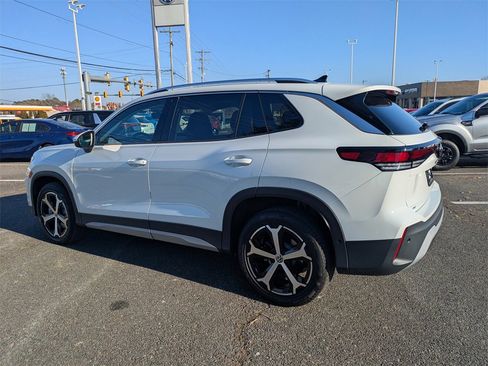 New 2025 Volkswagen Tiguan SE image 6