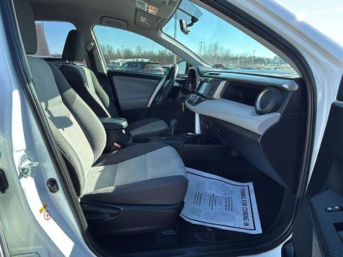 Used 2015 Toyota RAV4 LE image 18