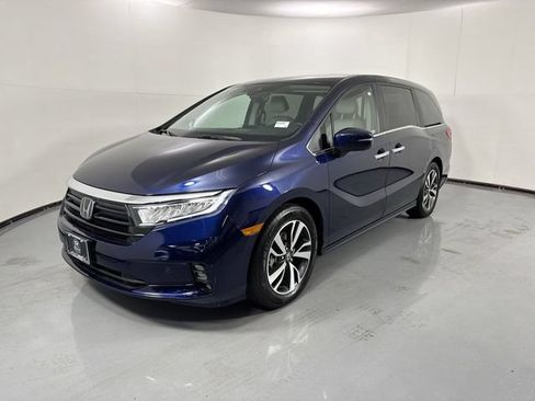 Used 2024 Honda Odyssey Touring image 2
