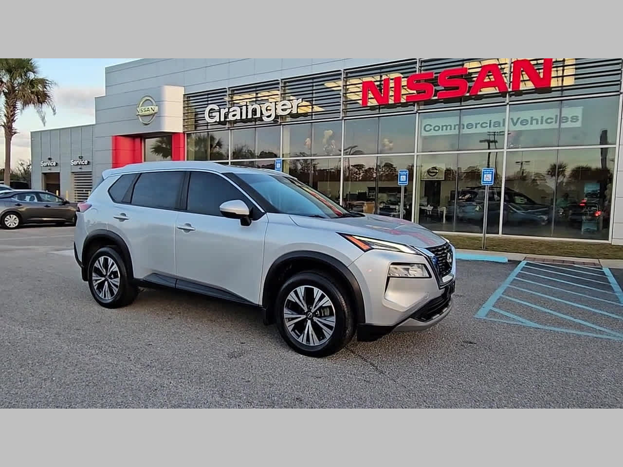 Used 2023 Nissan Rogue SV w/ SV Premium Package FWD image 38