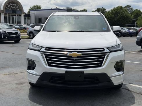Used 2023 Chevrolet Traverse Premier FWD image 8