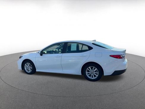 Used 2025 Toyota Camry LE image 10