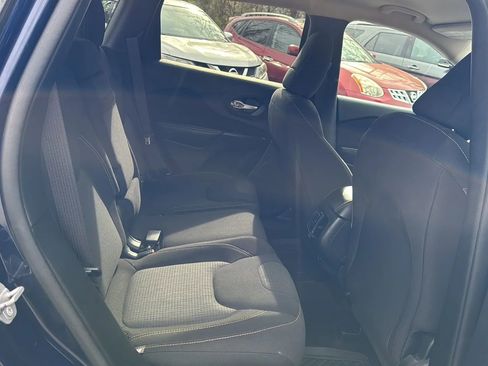 Used 2016 Jeep Cherokee Latitude w/ Comfort/Convenience Group image 13