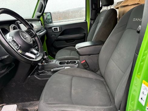 Used 2018 Jeep Wrangler Unlimited Sahara w/ Dual Top Group image 9