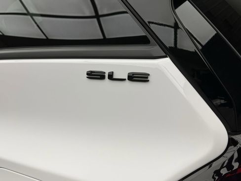 Certified 2024 GMC Terrain SLE w/ Driver Convenience Package image 30