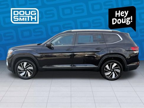 Used 2025 Volkswagen Atlas SEL image 2