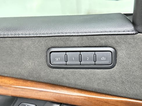 Used 2019 Cadillac Escalade Premium Luxury w/ LPO, Radiant Package image 43