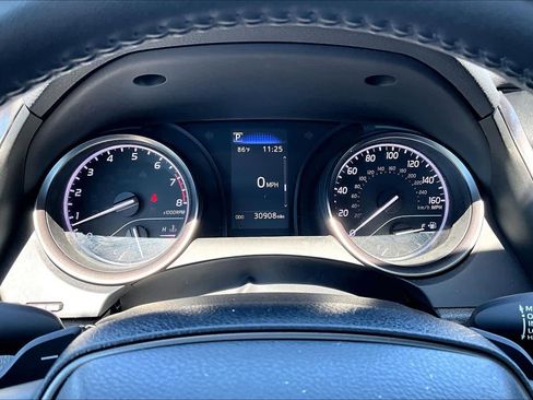 Used 2022 Toyota Camry SE FWD image 25