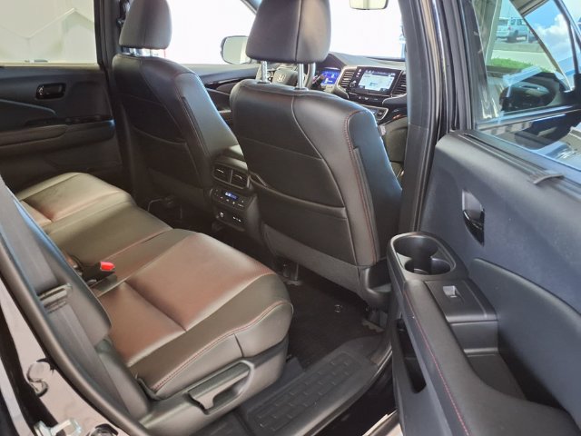 Certified 2025 Honda Passport Black Edition image 29