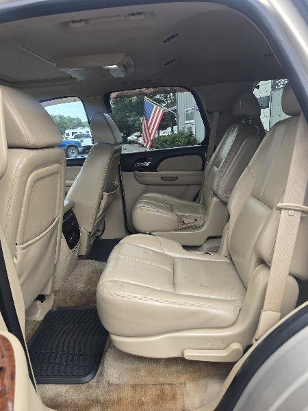 Used 2008 Chevrolet Tahoe LTZ w/ LTZ Preferred Equipment Group AWD/4WD image 4