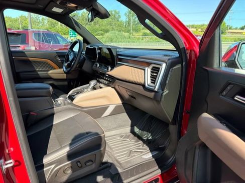 Used 2023 GMC Canyon Denali AWD/4WD image 9