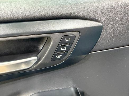 Used 2023 Toyota Highlander Bronze Edition AWD/4WD image 4