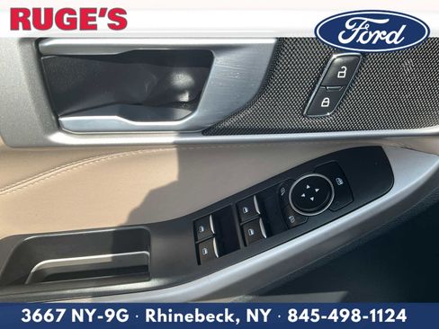 Used 2022 Ford Explorer XLT w/ Equipment Group 202A image 17