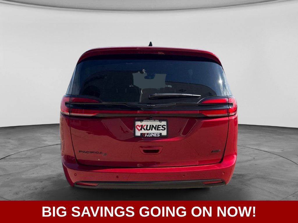 New 2026 Chrysler Pacifica Select w/ S Appearance Package AWD/4WD image 9