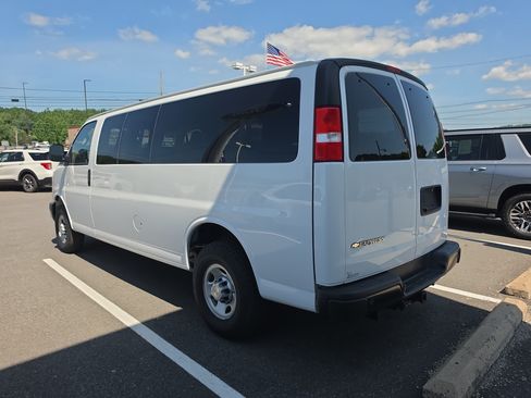 Used 2024 Chevrolet Express 3500 LS RWD image 6
