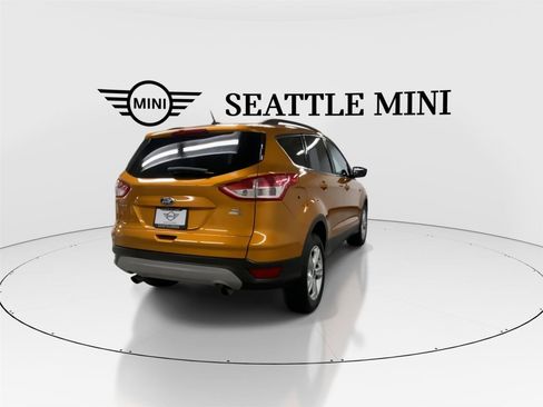 Used 2016 Ford Escape SE w/ Equipment Group 201A image 11