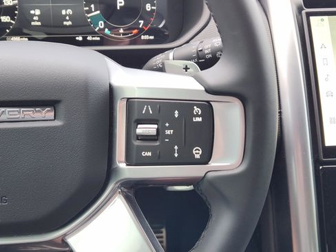 Certified 2025 Land Rover Discovery Dynamic SE AWD/4WD image 26