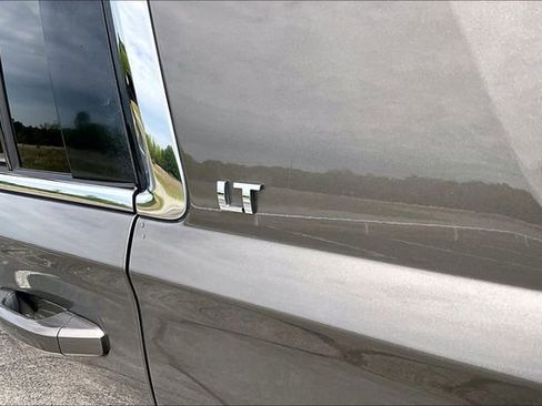 Used 2016 Chevrolet Suburban LT AWD/4WD image 24
