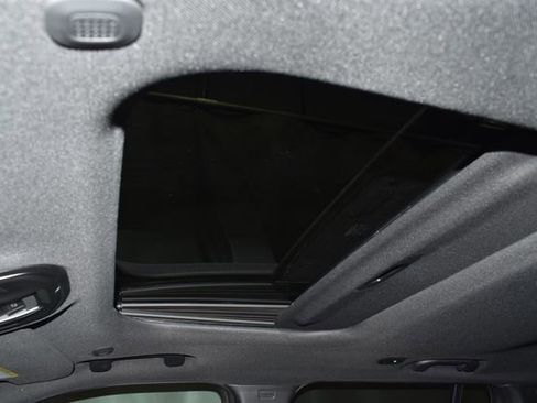 New 2025 Jeep Grand Cherokee Altitude image 12