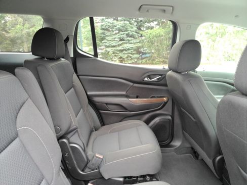 Certified 2023 GMC Acadia SLE w/ Driver Convenience Package AWD/4WD image 19