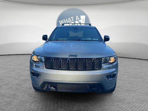 Certified 2020 Jeep Grand Cherokee Laredo AWD/4WD image 9