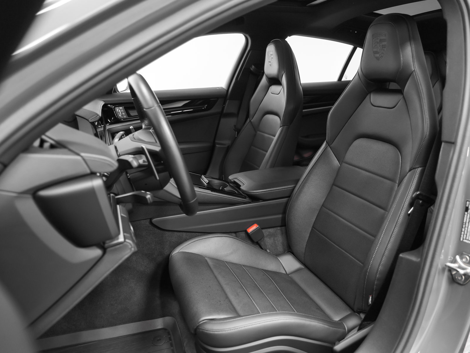 Certified 2025 Porsche Panamera 4 AWD/4WD image 44