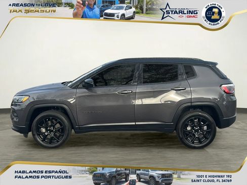 Used 2024 Jeep Compass Latitude w/ Altitude Special Edition image 3