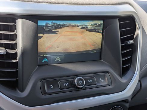 Used 2018 GMC Acadia SLE image 22