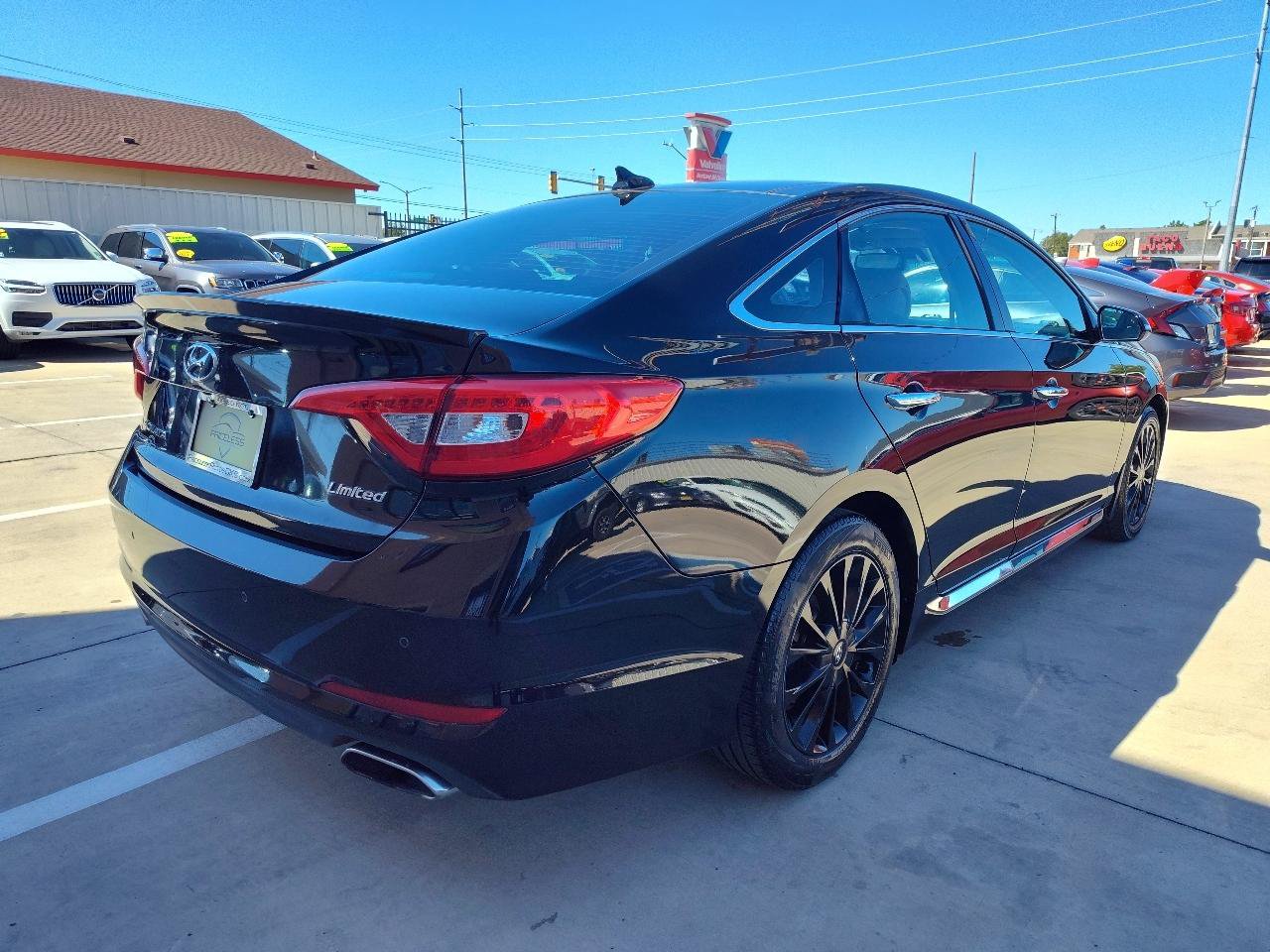 Used 2015 Hyundai Sonata Limited w/ Option Group 06 FWD image 4