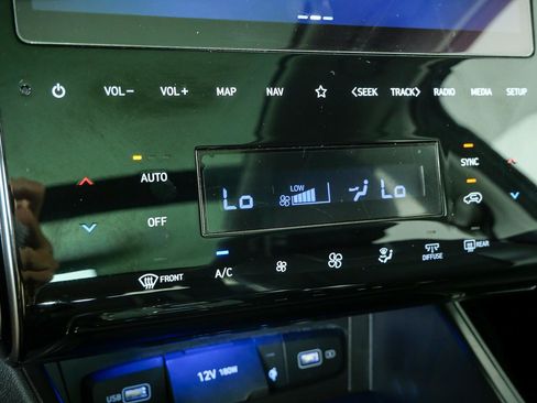 Used 2022 Hyundai Tucson Limited AWD/4WD image 17
