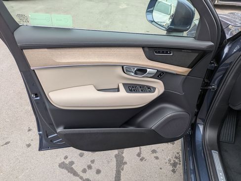 New 2026 Volvo XC90 B6 Plus w/ Protection Package Premier image 11