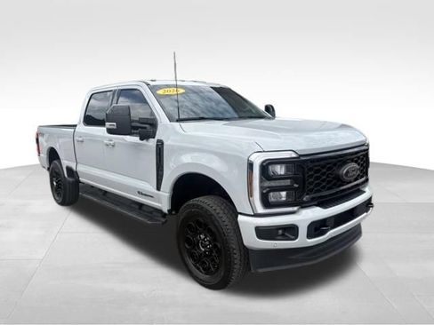 Used 2026 Ford F250 Lariat w/ Black Appearance Package AWD/4WD image 8