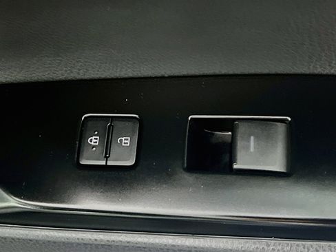Used 2026 Toyota Camry SE FWD image 29