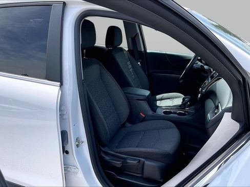 Used 2024 Chevrolet Equinox LT FWD image 7