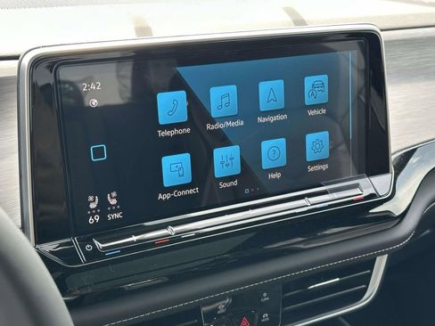 New 2026 Volkswagen Atlas Cross Sport SE AWD/4WD image 19