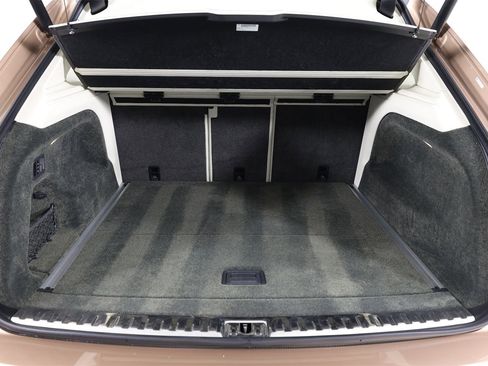 Used 2021 Bentley Bentayga image 29