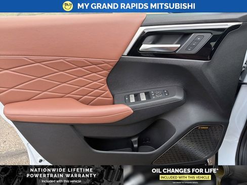 New 2026 Mitsubishi Outlander SEL image 11